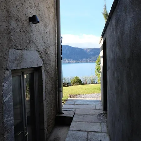 Maison Au Bord Du D'annecy * タロワール